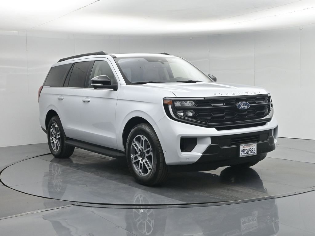 Certified 2025 Ford Expedition Active image 61