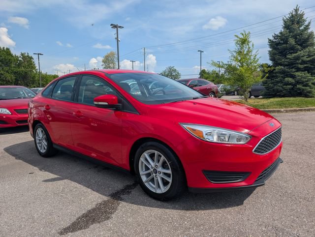 Used 2017 Ford Focus SE FWD image 1