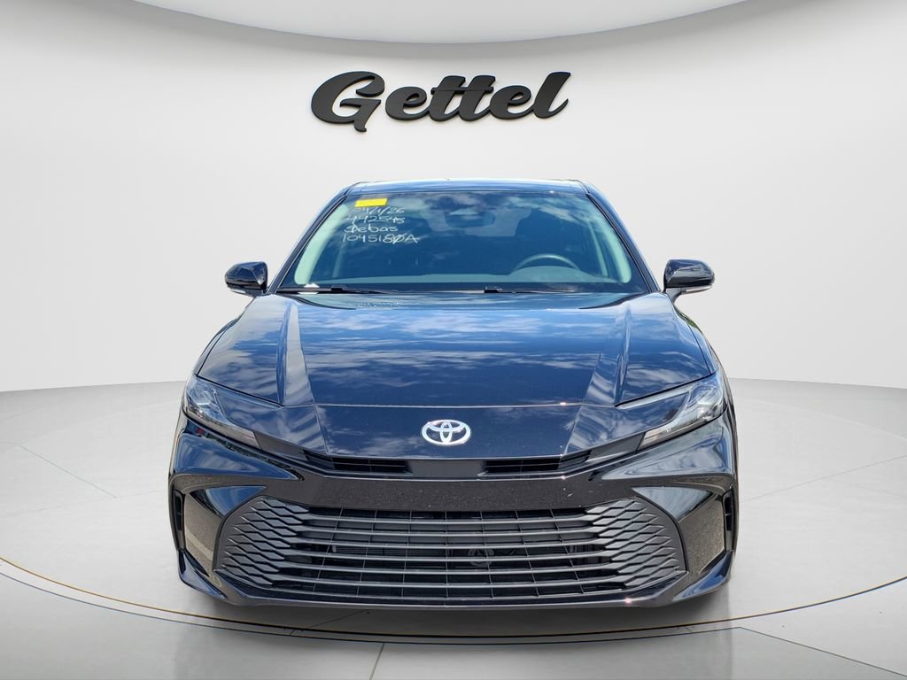 Used 2025 Toyota Camry LE image 2