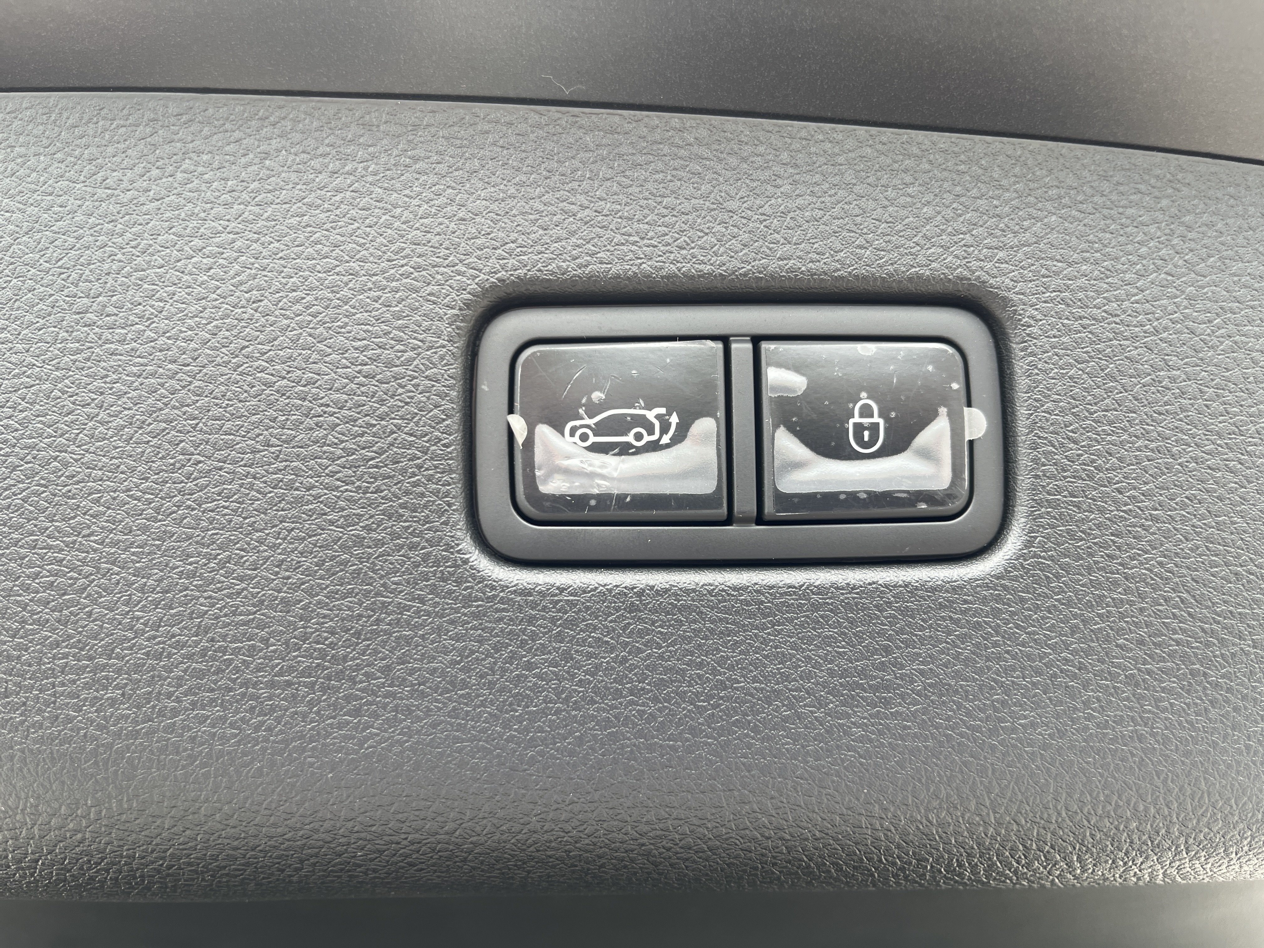 Used 2025 Genesis GV70 3.5T Sport AWD/4WD image 12