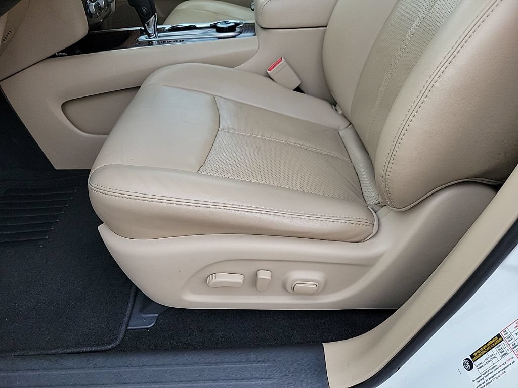 Used 2018 Nissan Pathfinder Platinum AWD/4WD image 13