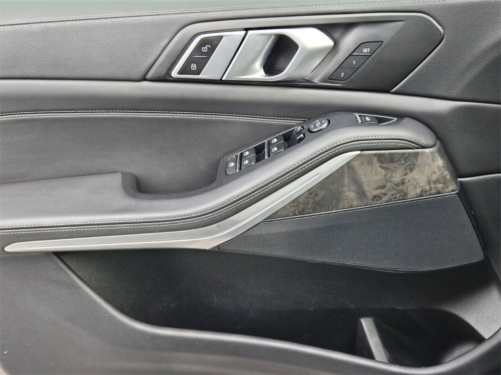Used 2022 BMW X5 xDrive40i w/ M Sport Package image 28