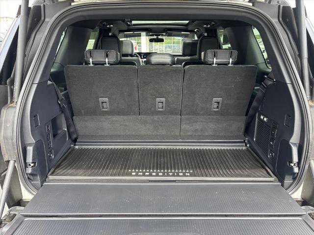 Used 2025 Ford Expedition Platinum w/ Stealth Appearance Package AWD/4WD image 22