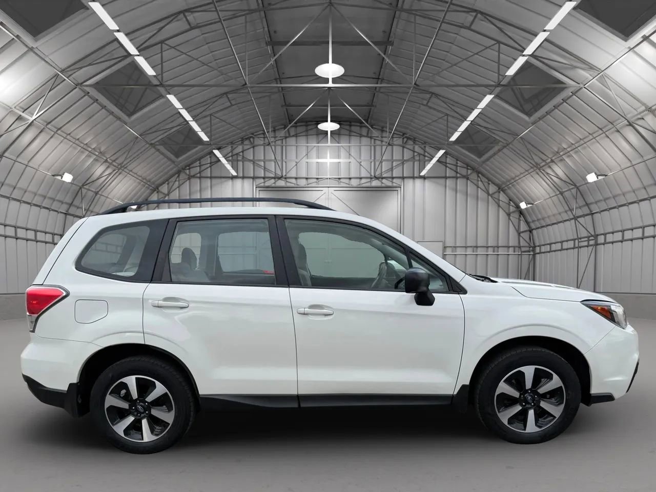 Used 2017 Subaru Forester 2.5i w/ Alloy Wheel Package image 3