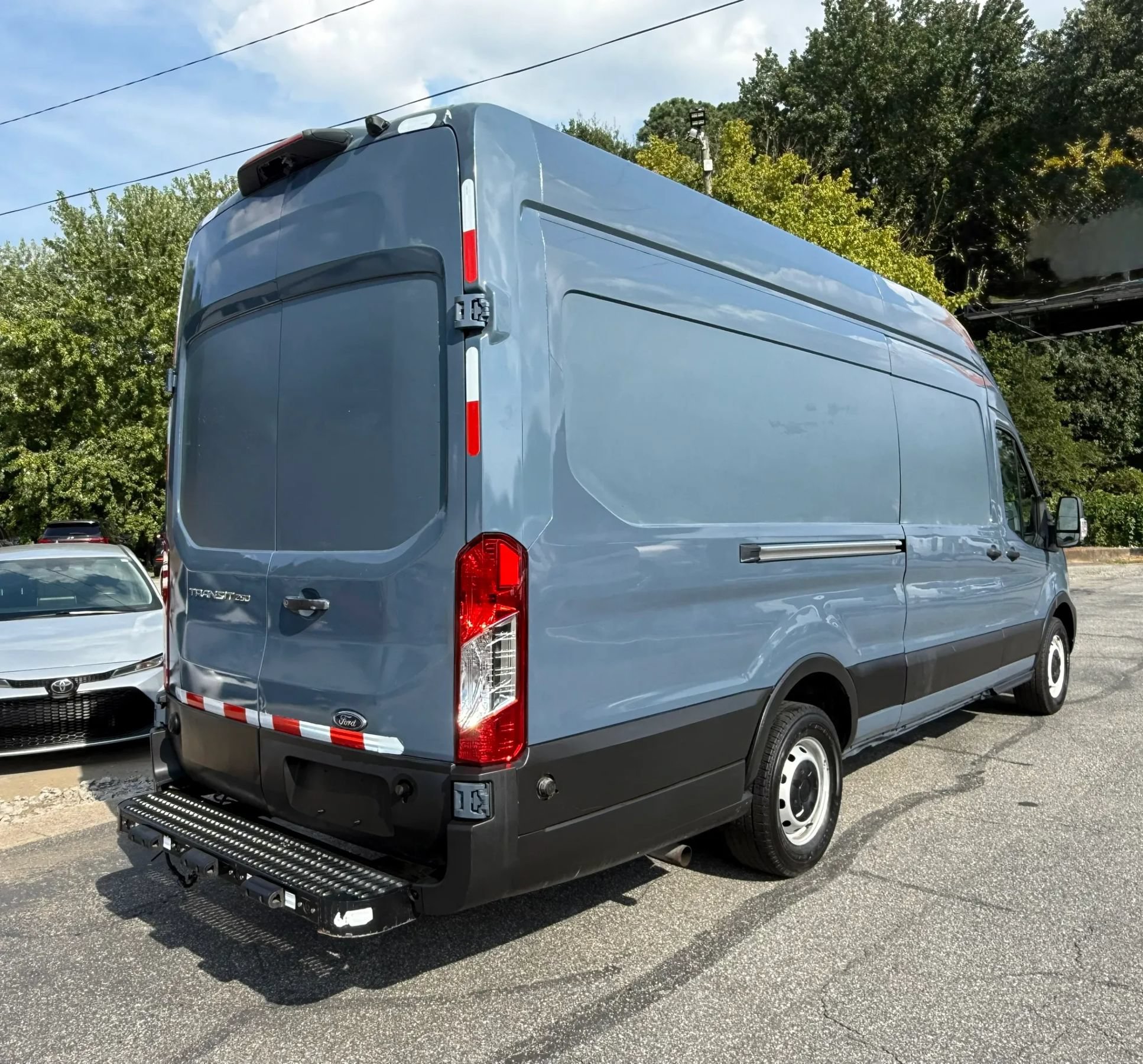 Used 2020 Ford Transit 250 148 High Roof Extended RWD image 5