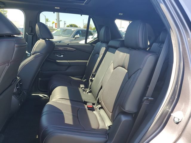 Certified 2025 Honda Pilot Black Edition image 13