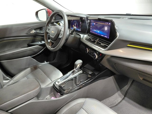 Used 2025 Chevrolet Trax LT image 19