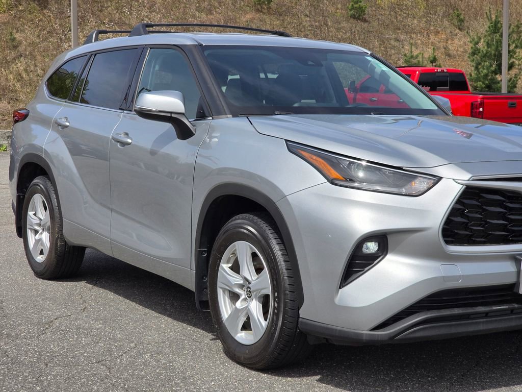 Used 2021 Toyota Highlander LE image 47