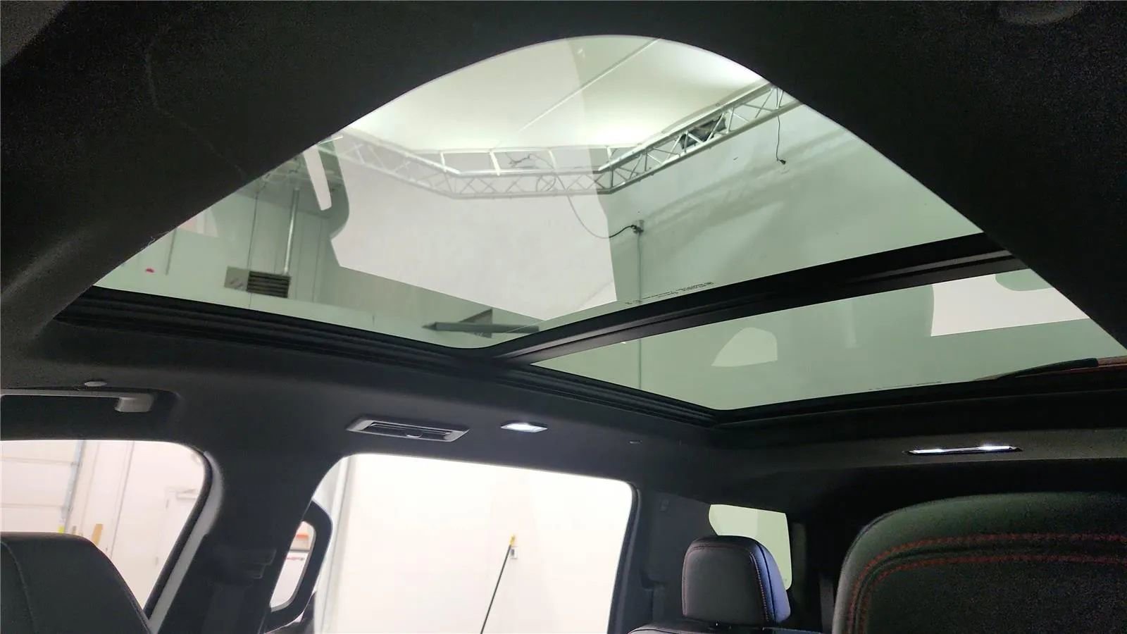 New 2026 Chevrolet Traverse RS image 23