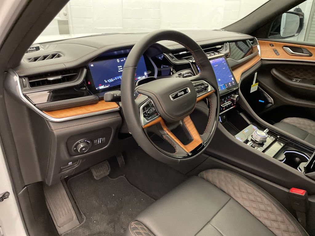 New 2025 Jeep Grand Cherokee L Summit AWD/4WD image 23