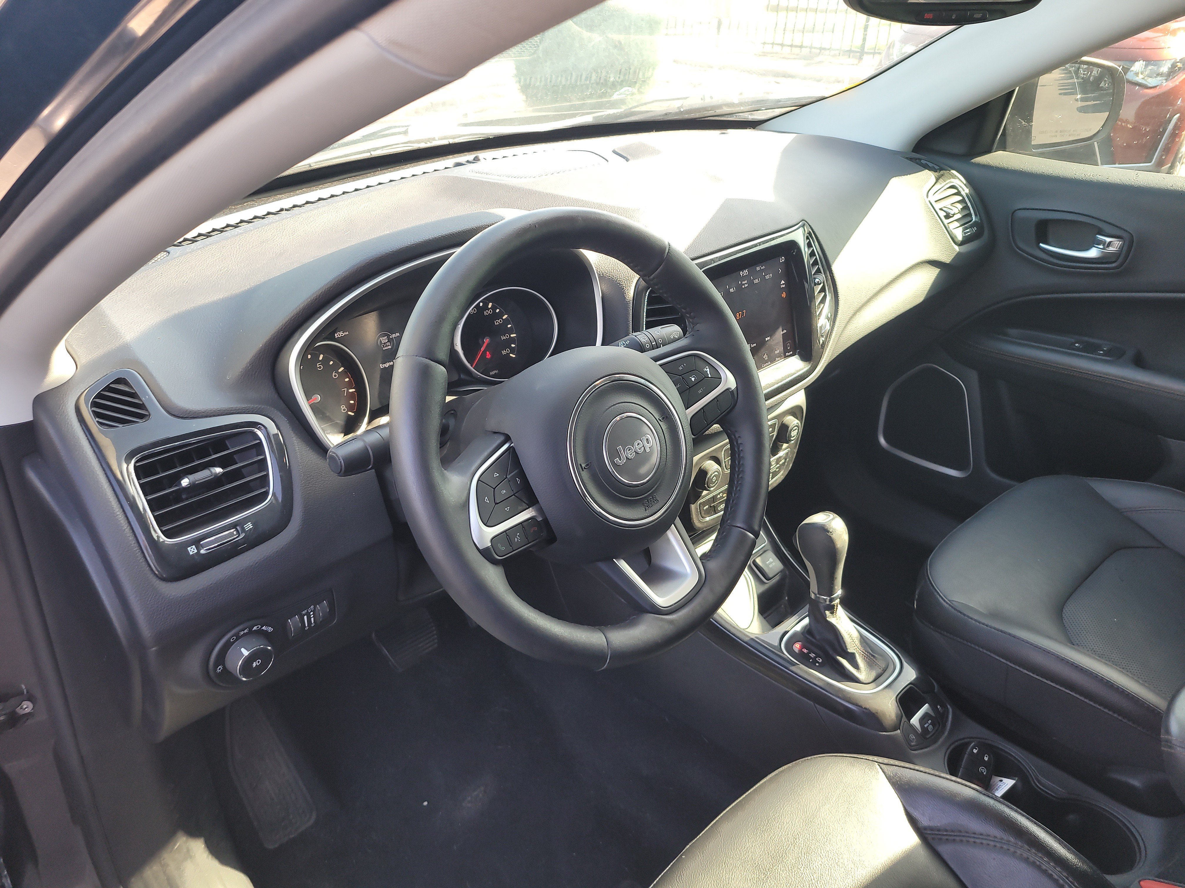 Used 2018 Jeep Compass Limited w/ Navigation Group AWD/4WD image 18