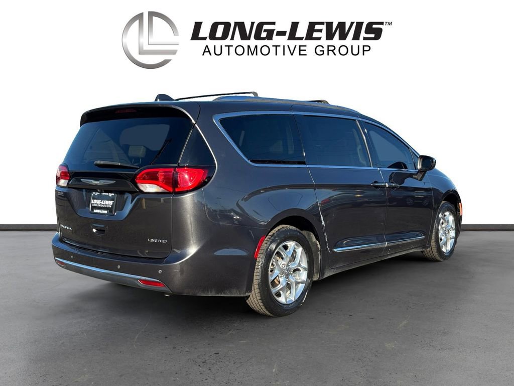 Used 2017 Chrysler Pacifica Limited image 7