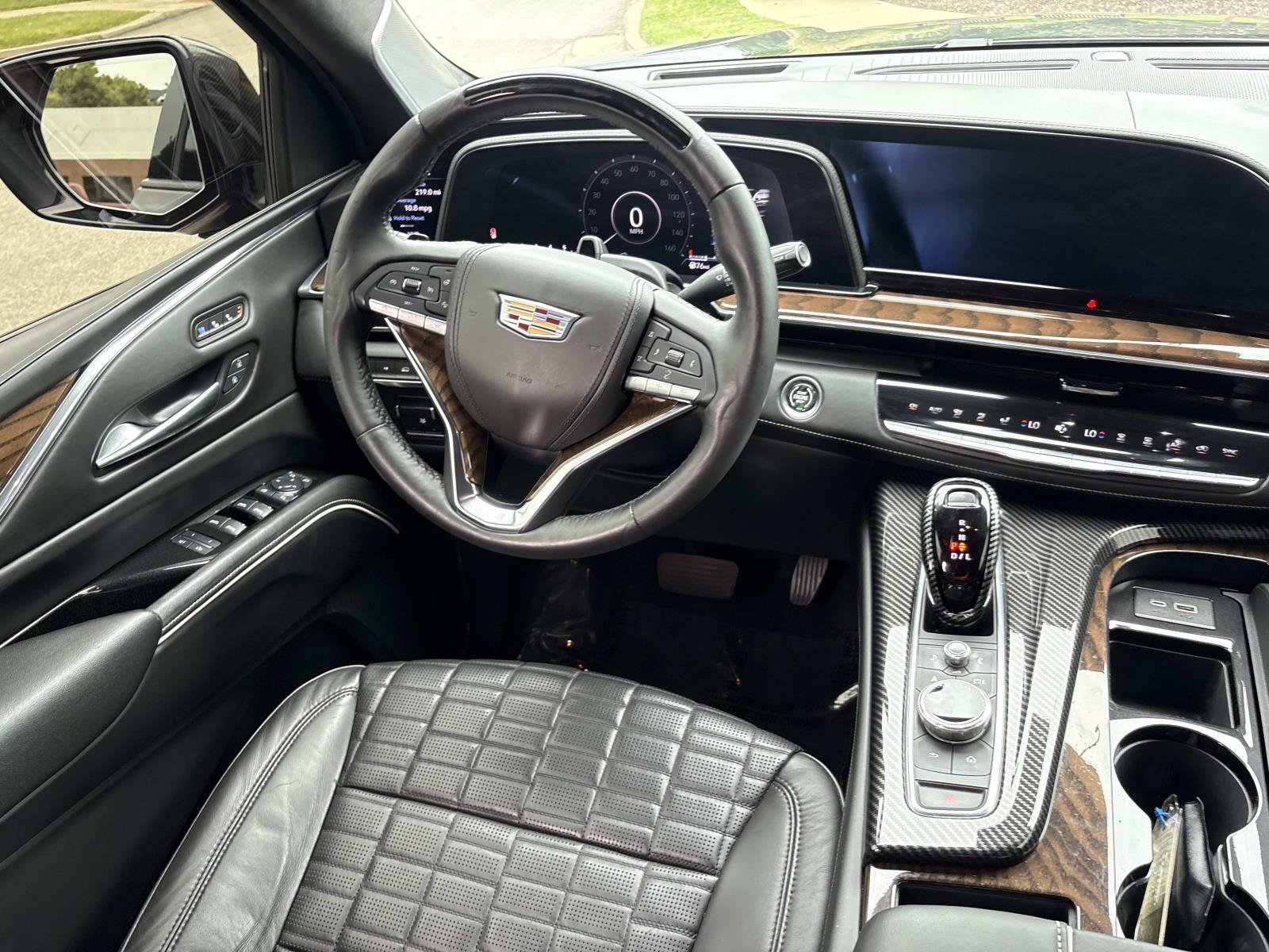 Used 2024 Cadillac Escalade ESV Sport Platinum w/ LPO, ONYX Package AWD/4WD image 26