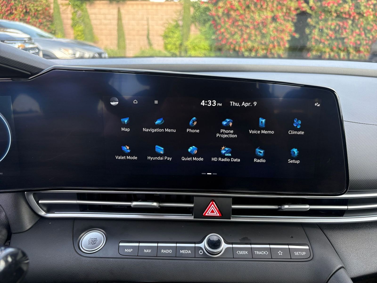 Used 2025 Hyundai Elantra SEL image 21