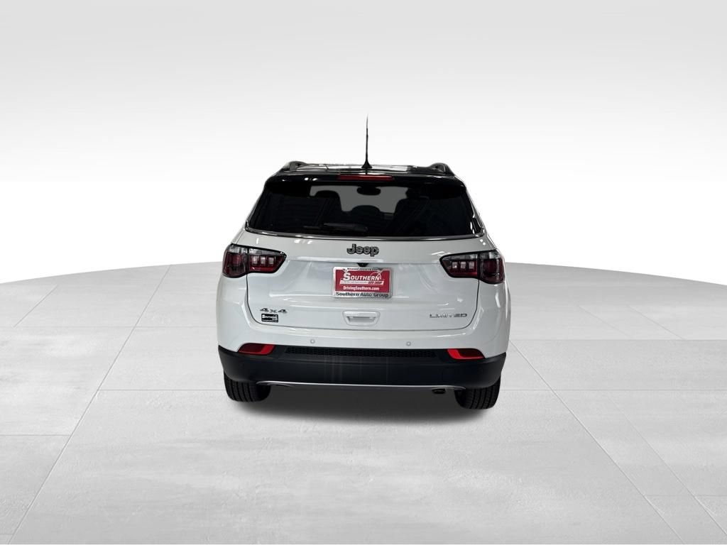 Used 2023 Jeep Compass Limited w/ Elite Group AWD/4WD image 4