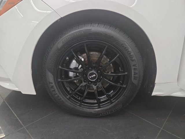 Used 2021 Toyota Corolla LE image 38