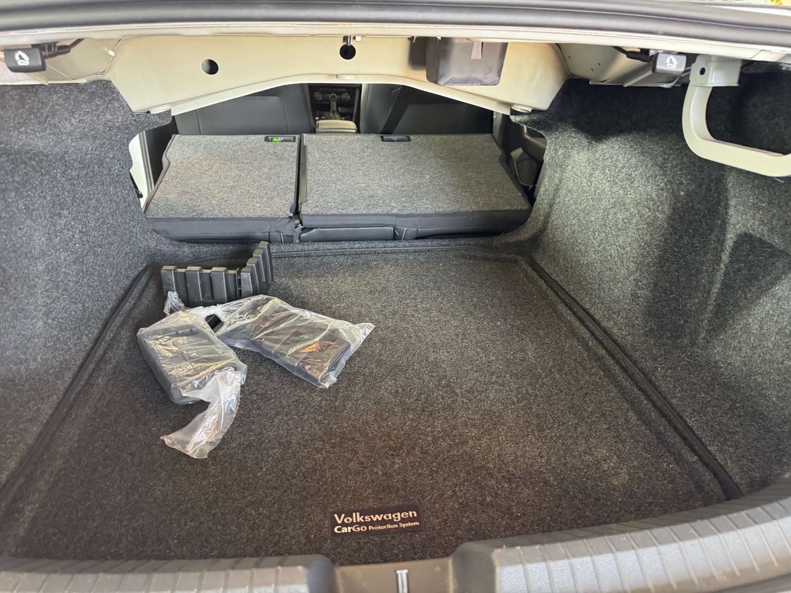 Used 2024 Volkswagen Jetta SE w/ Panoramic Sunroof Package FWD image 10