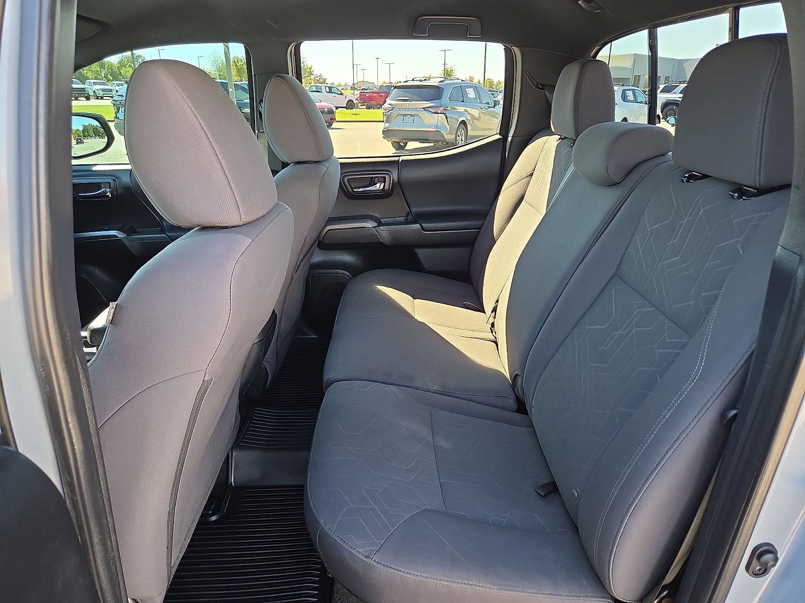 Used 2019 Toyota Tacoma TRD Sport AWD/4WD image 10