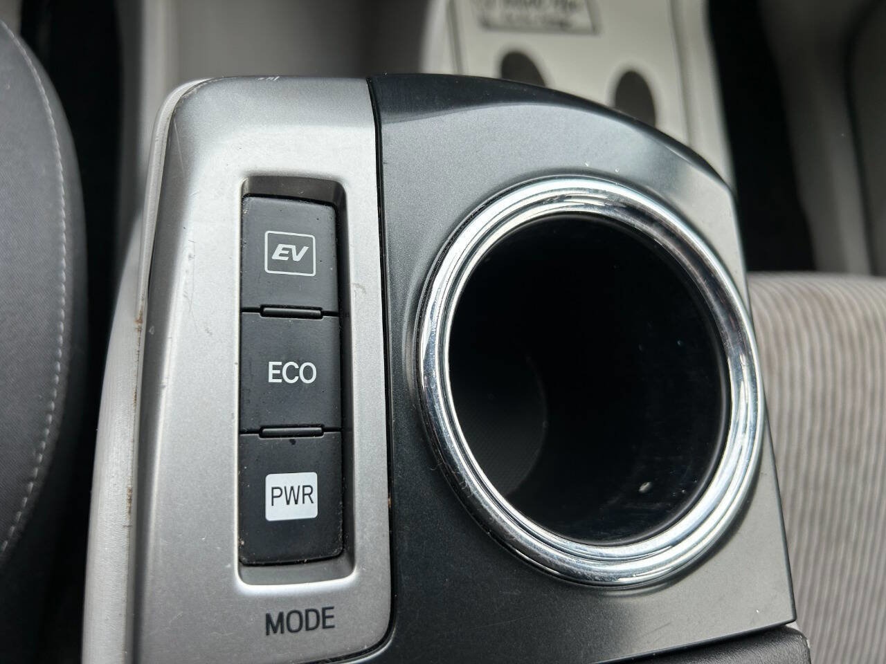 Used 2017 Toyota Prius V Two w/ Carpet Mat Package image 22