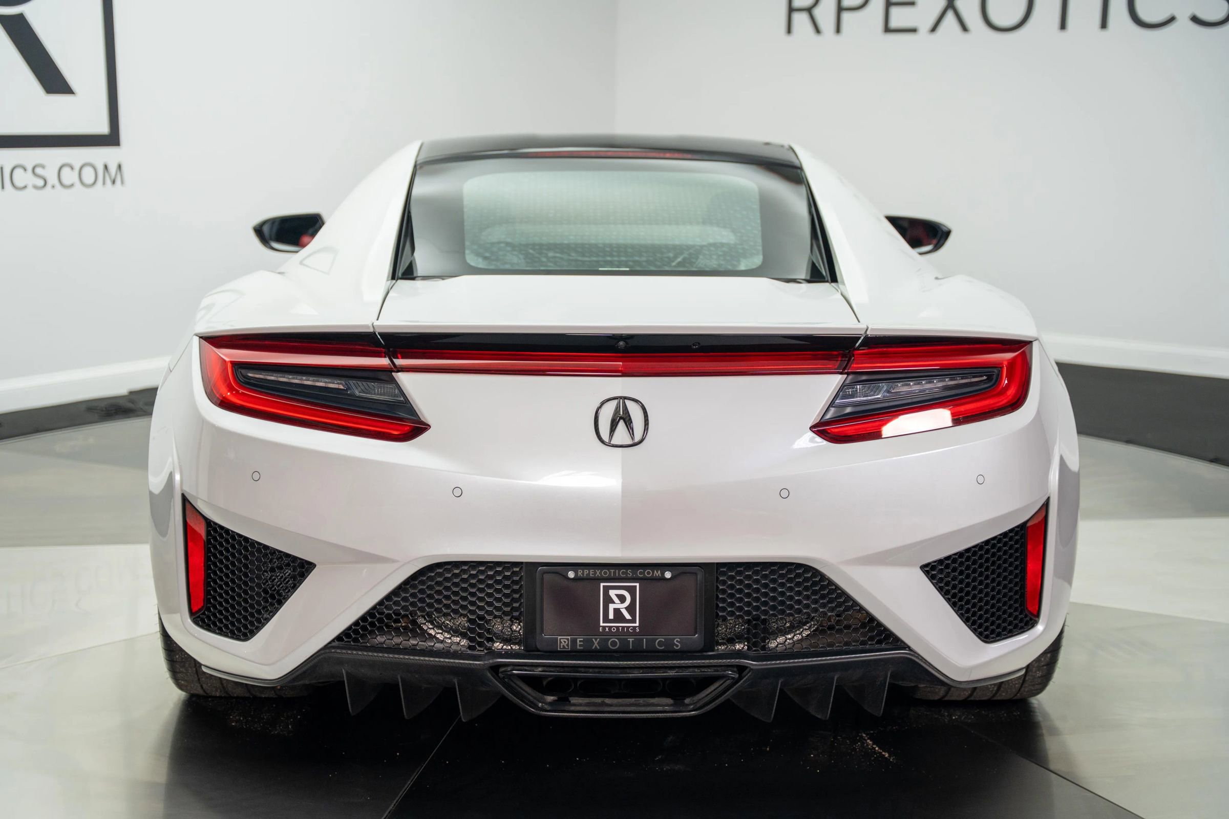 Used 2017 Acura NSX image 18