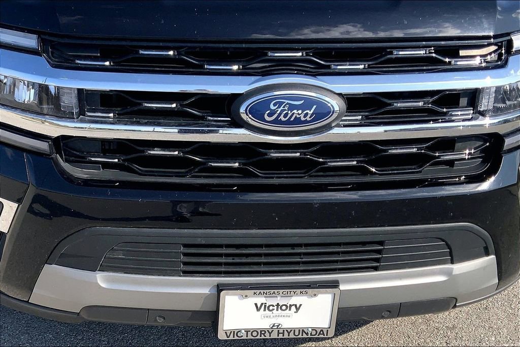 Used 2024 Ford Expedition Limited image 25