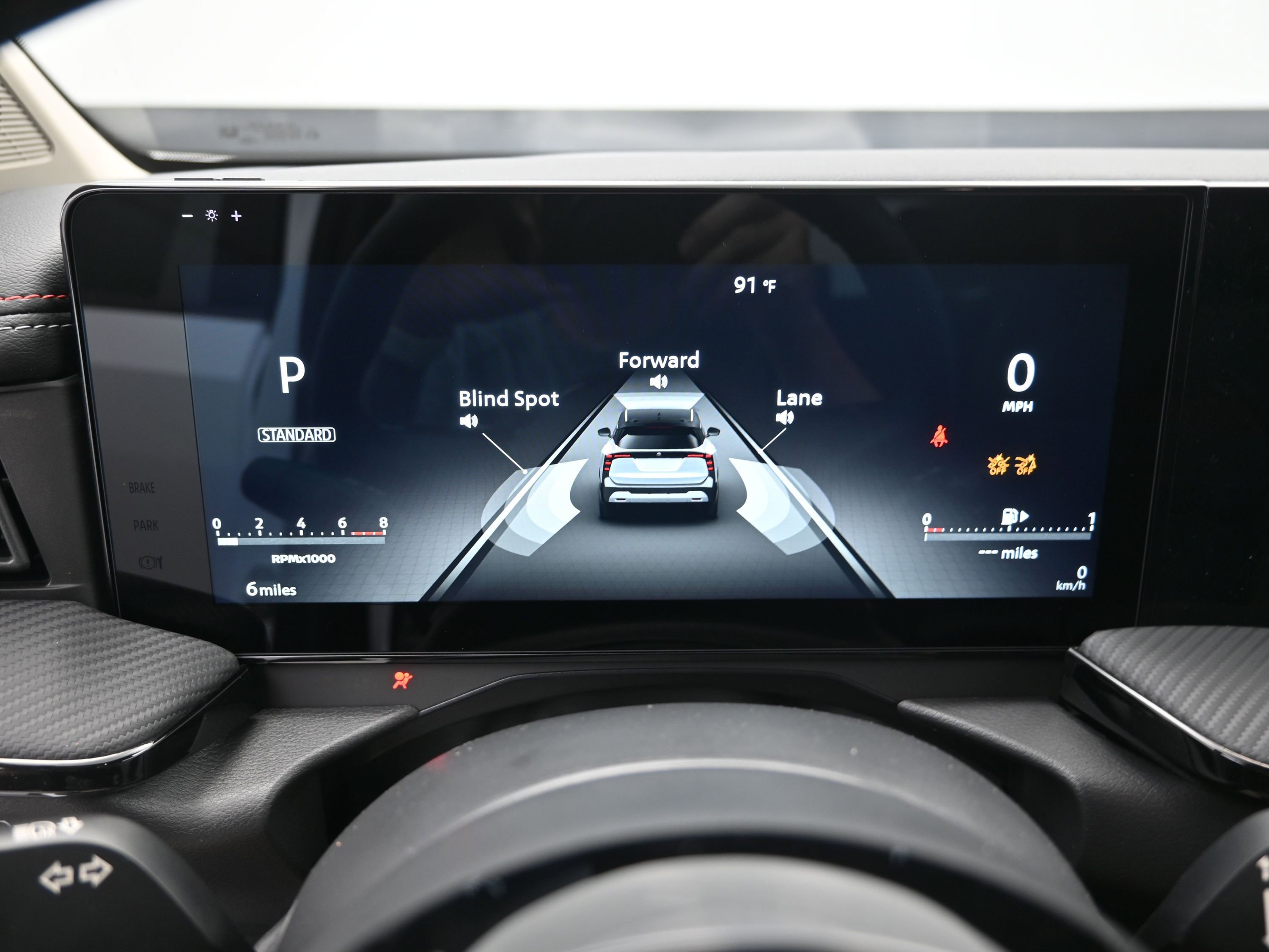 New 2025 Nissan Kicks SR image 13