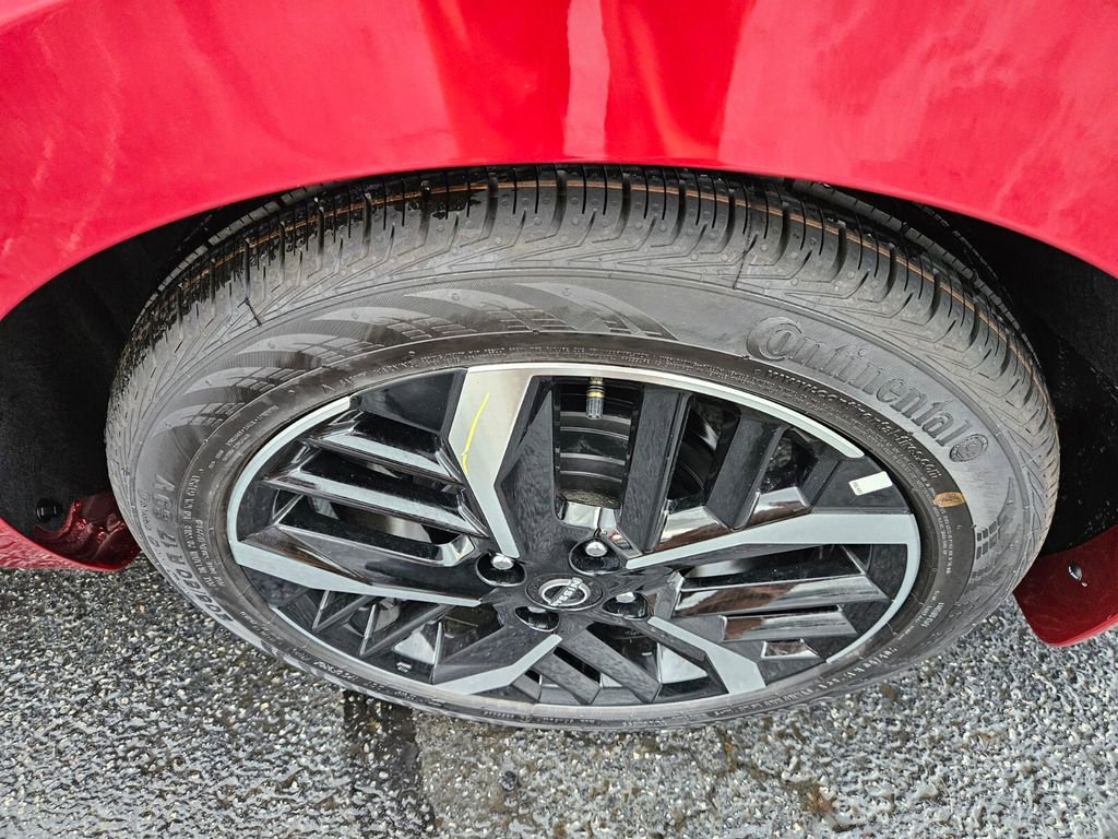 New 2025 Nissan Versa SR w/ Trunk Package image 6