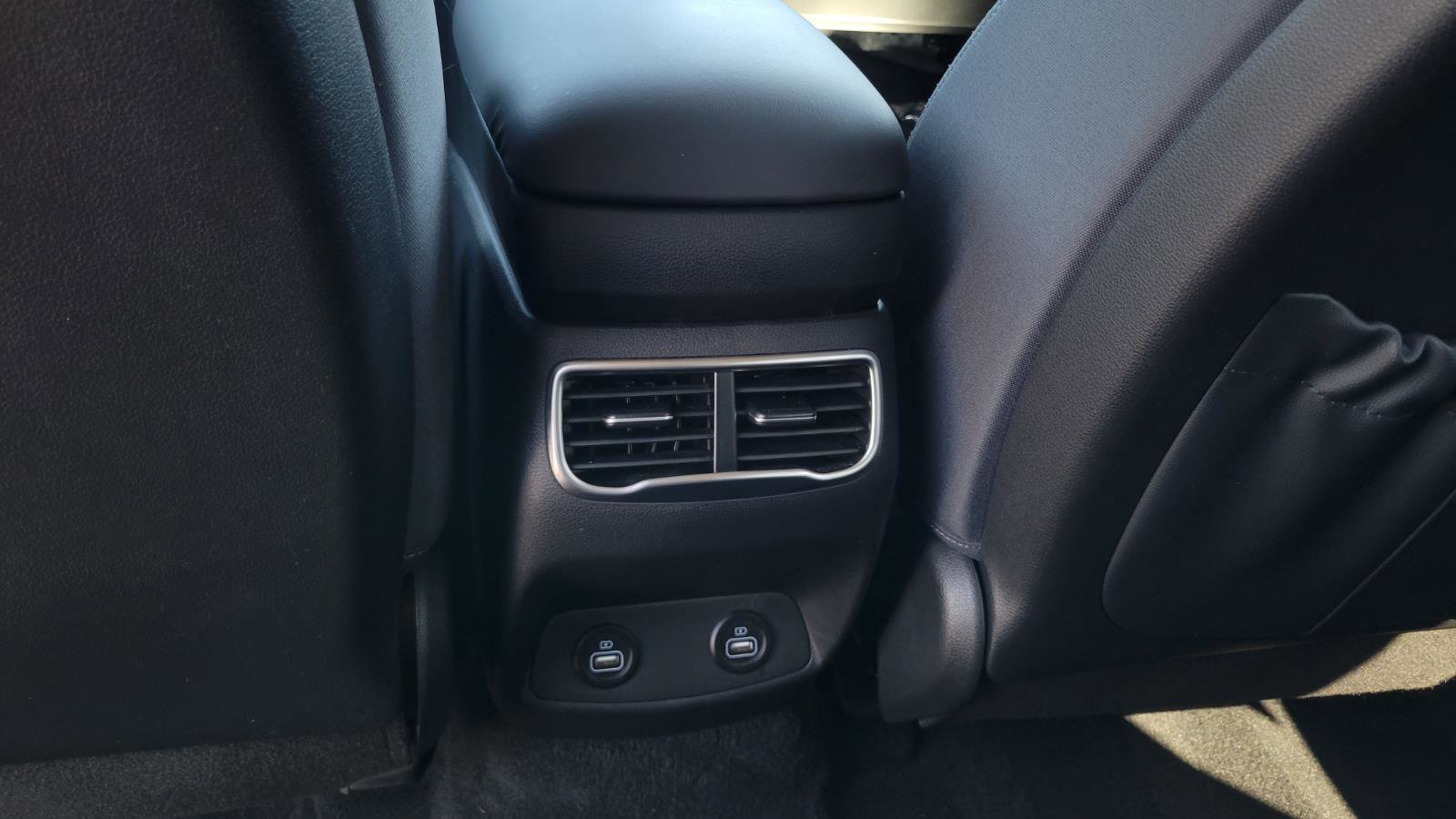 Used 2023 Hyundai Santa Fe SEL image 36