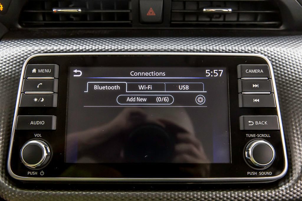 Used 2019 Nissan Kicks SV FWD image 22