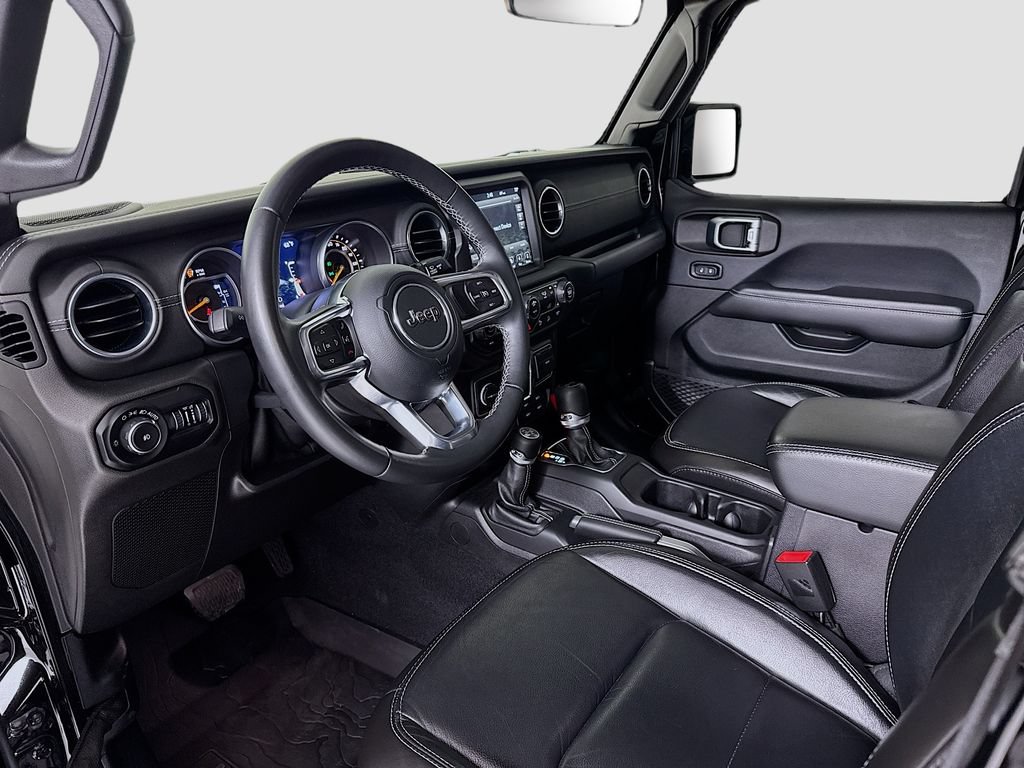 Used 2018 Jeep Wrangler Unlimited Sahara AWD/4WD image 10