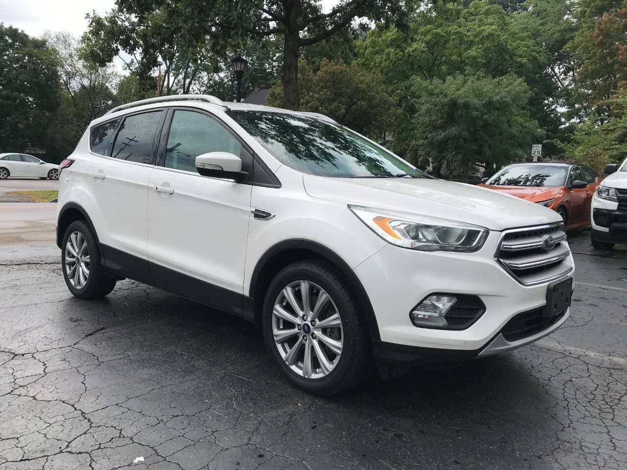 Used 2017 Ford Escape Titanium FWD image 2