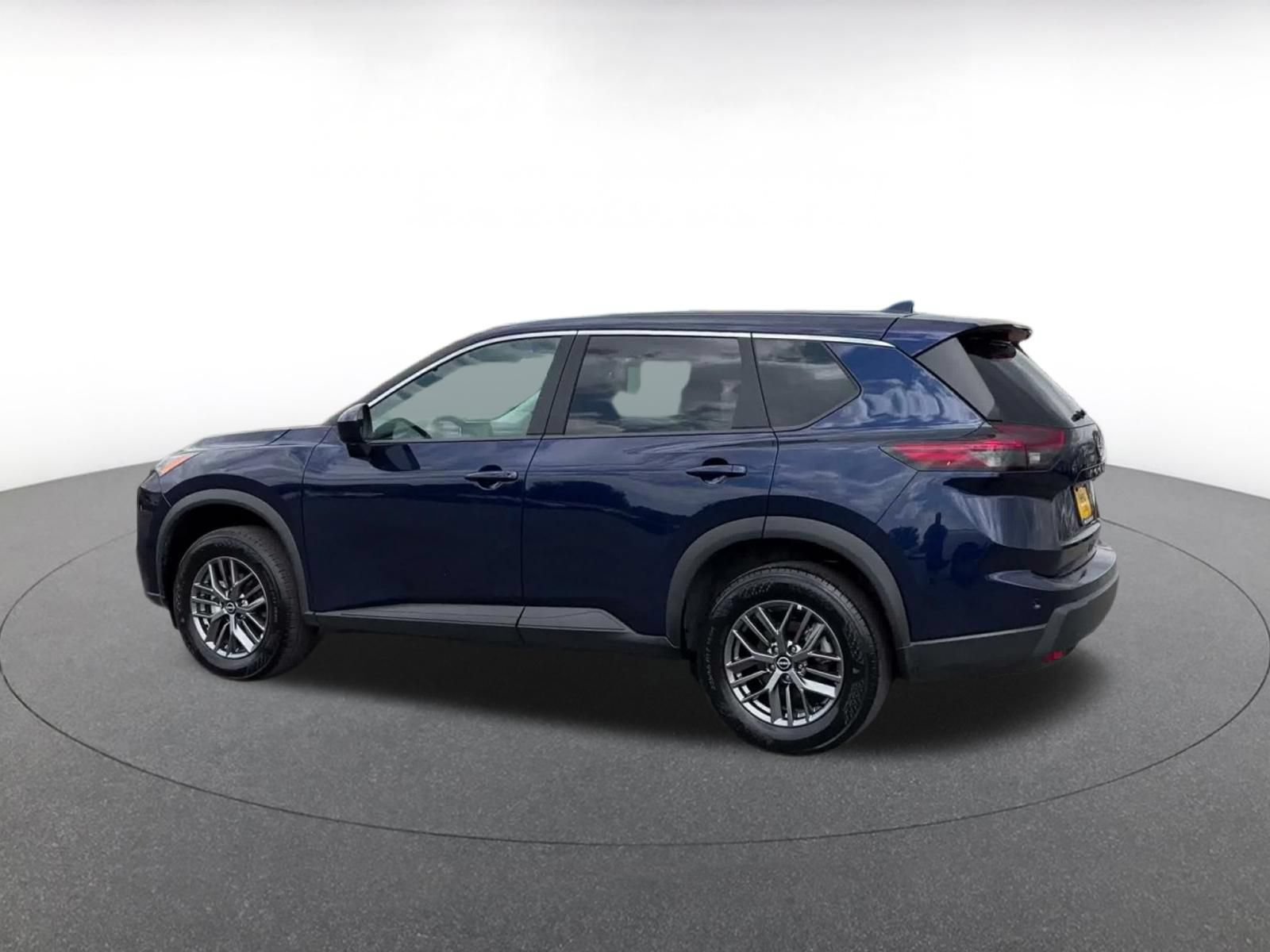 Used 2026 Nissan Rogue SV AWD/4WD image 9