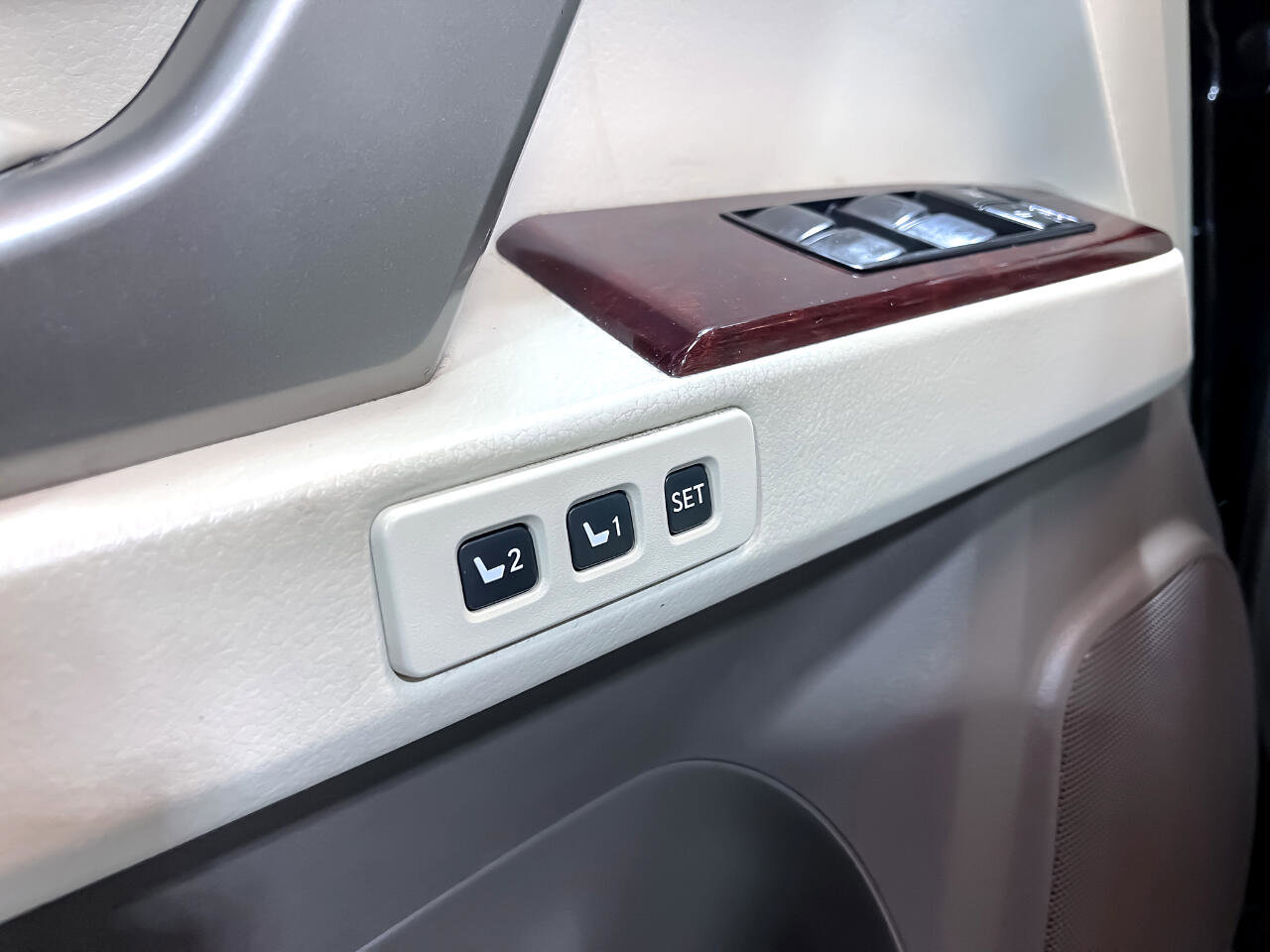 Used 2017 Lexus GX 460 image 14