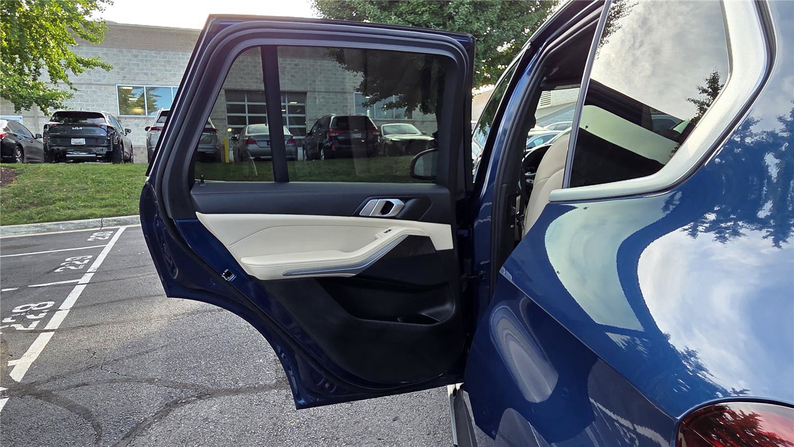 Used 2022 BMW X5 xDrive45e w/ Climate Comfort Package AWD/4WD image 29