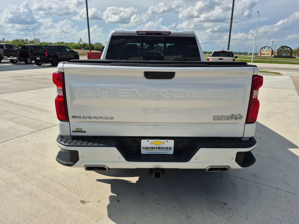 Used 2019 Chevrolet Silverado 1500 High Country w/ Technology Package AWD/4WD image 4