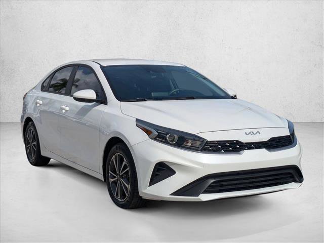 Used 2023 Kia Forte LXS image 3