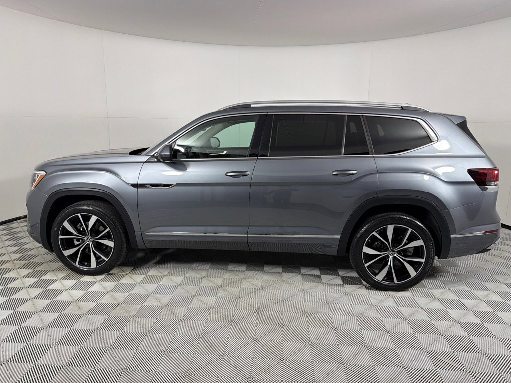Used 2024 Volkswagen Atlas SEL Premium R-Line image 8