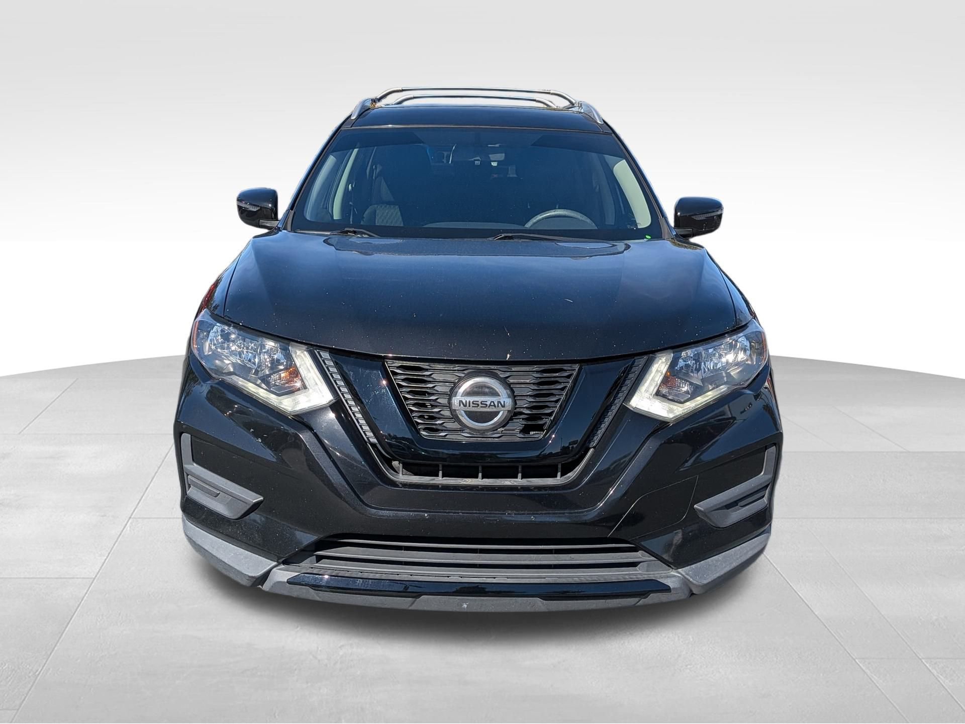 Used 2018 Nissan Rogue SV image 11