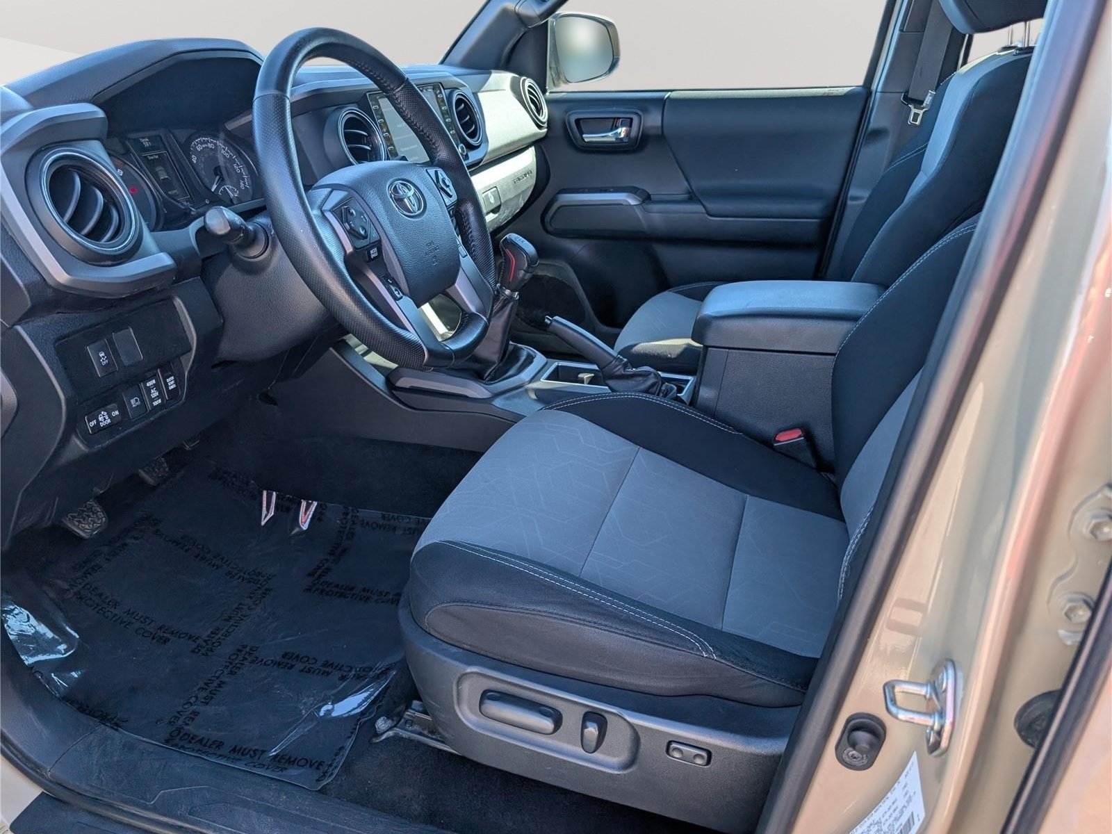 Used 2020 Toyota Tacoma TRD Off-Road AWD/4WD image 14