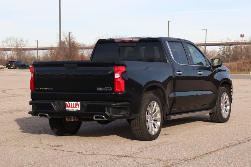 Used 2020 Chevrolet Silverado 1500 High Country w/ Technology Package image 12