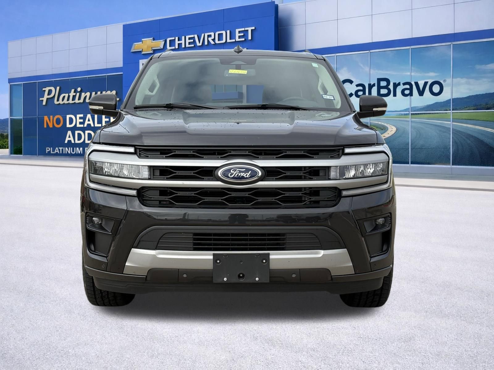 Used 2024 Ford Expedition XLT image 2