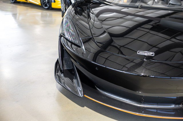 Used 2020 McLaren 600LT Spider RWD image 11