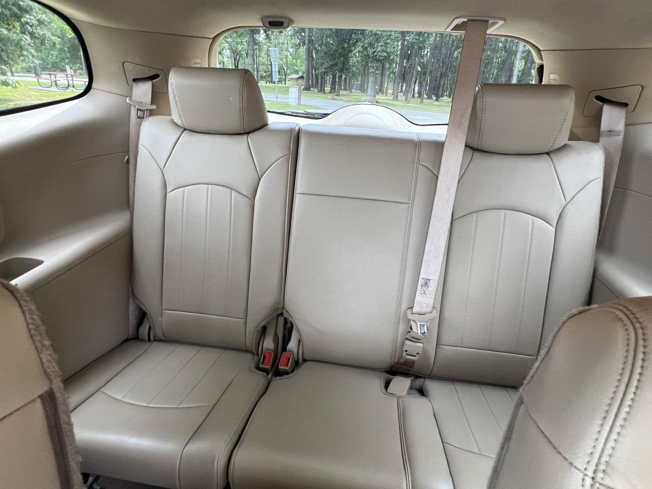 Used 2009 Buick Enclave CXL w/ Driver Confidence Package FWD image 30