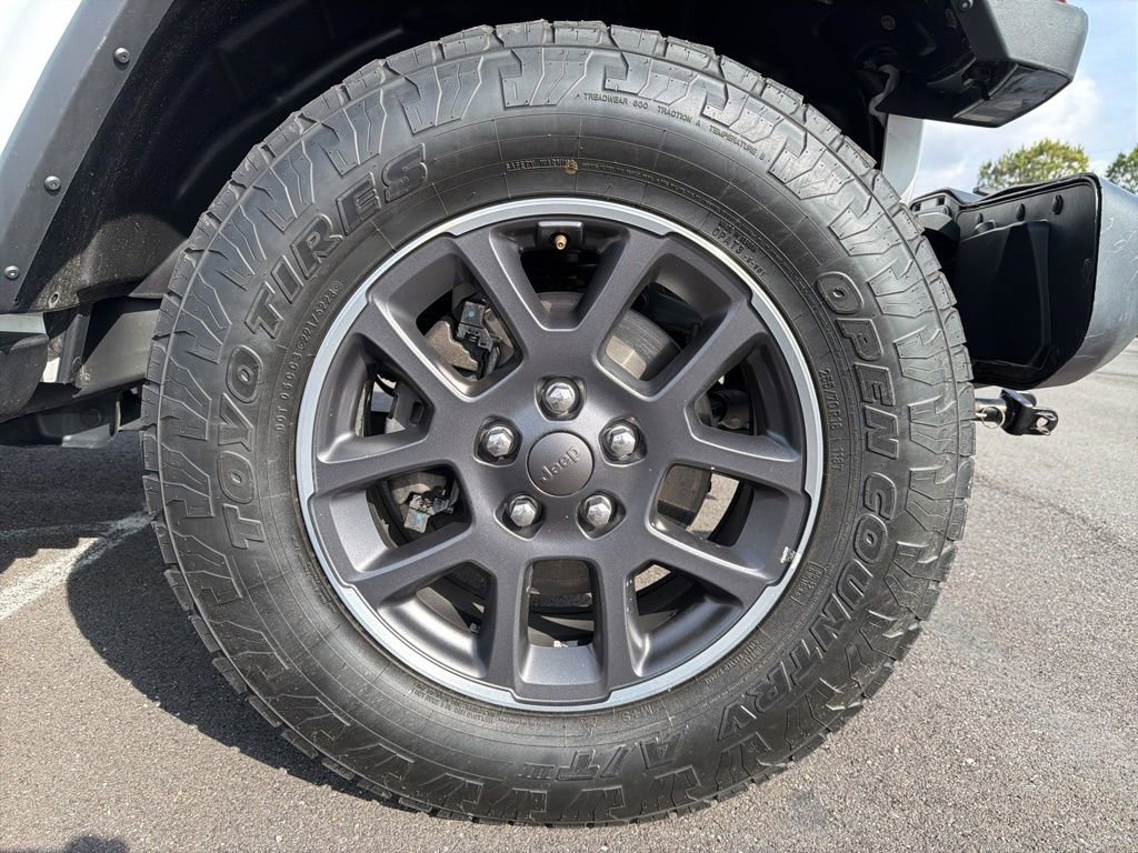 Used 2020 Jeep Gladiator Overland image 12