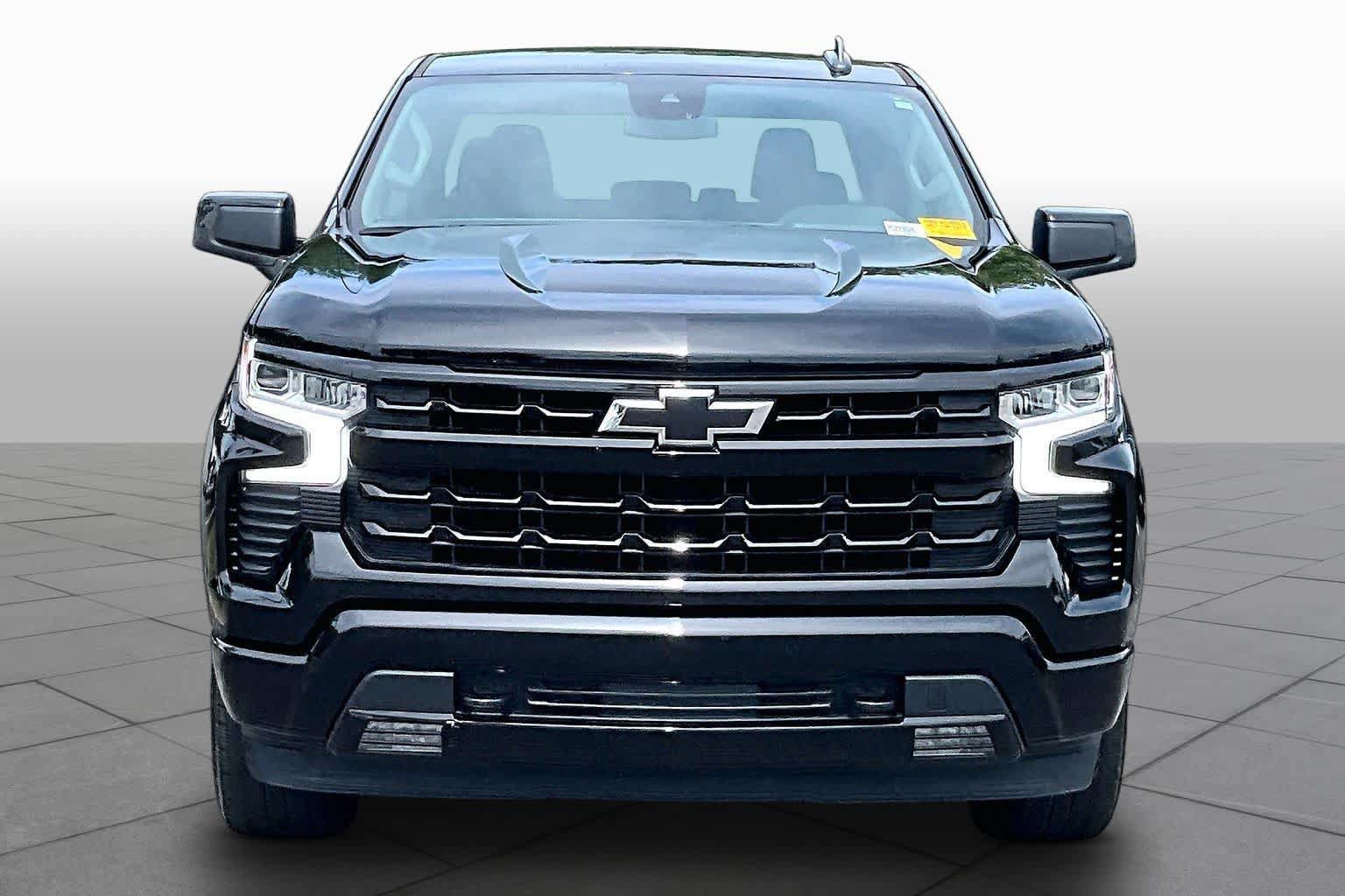 Used 2024 Chevrolet Silverado 1500 RST w/ Z71 Off-Road Package AWD/4WD image 4