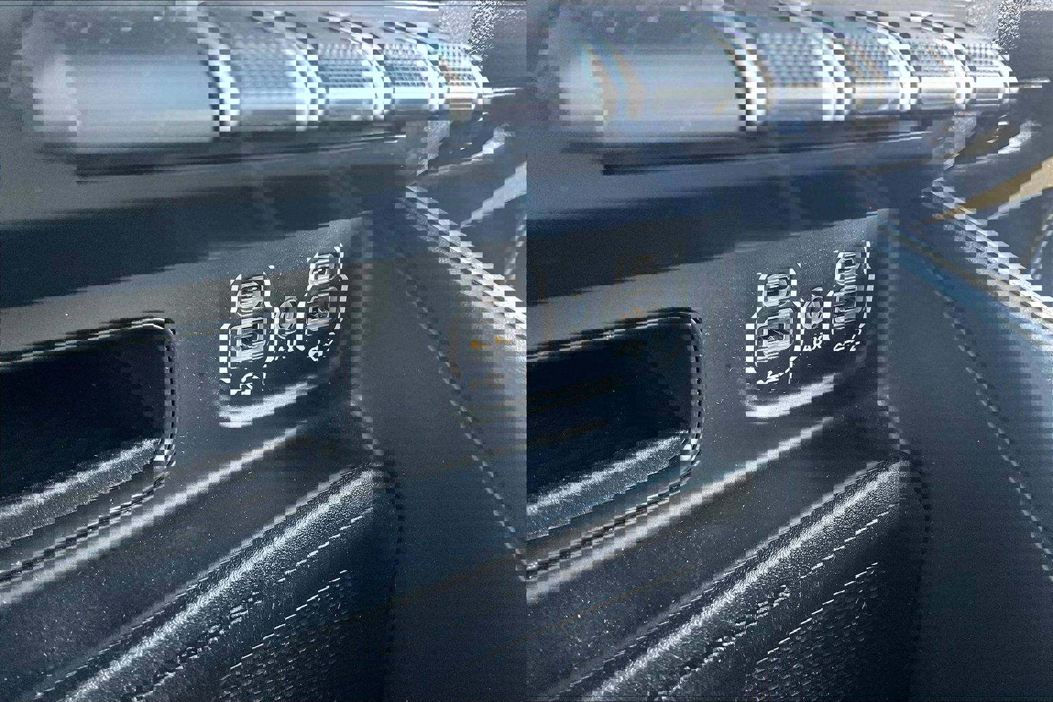 Used 2022 RAM 1500 Laramie AWD/4WD image 38