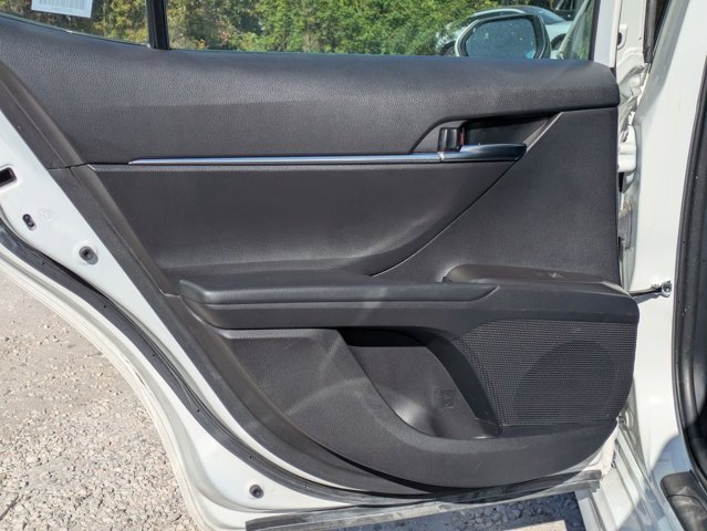 Used 2024 Toyota Camry SE image 19