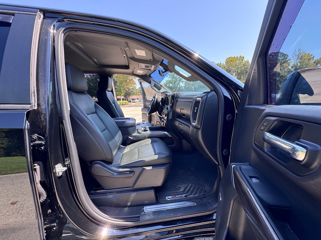 Used 2020 Chevrolet Silverado 1500 LT Trail Boss w/ Midnight Edition AWD/4WD image 21