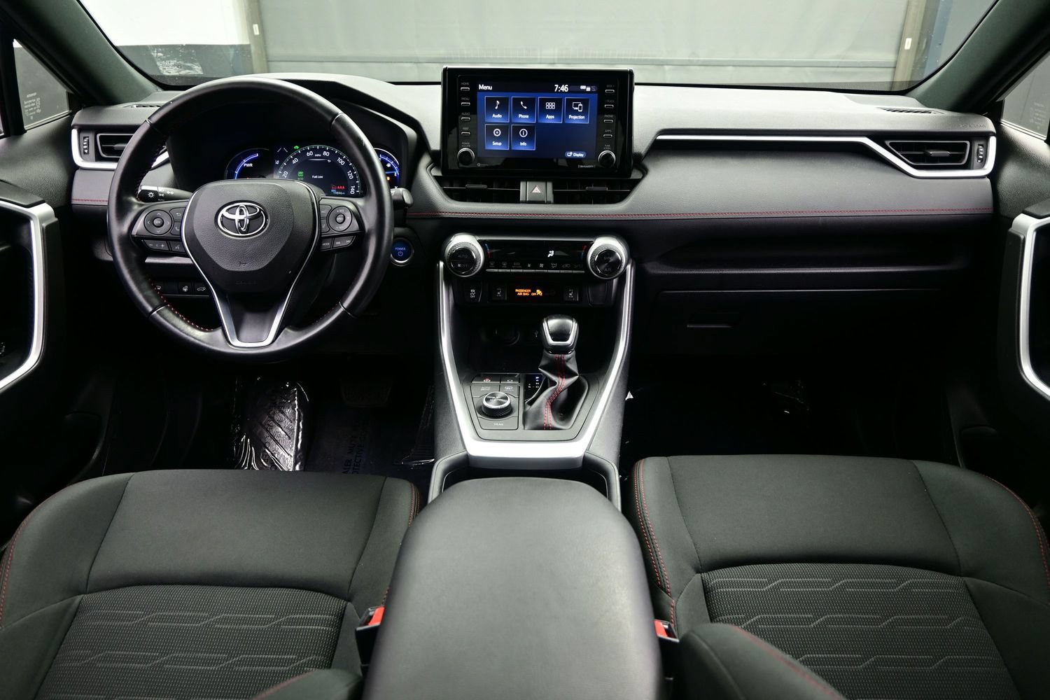 Used 2021 Toyota RAV4 SE w/ Weather & Moonroof Package AWD/4WD image 17