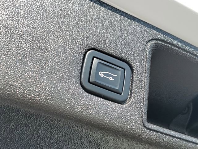 Used 2022 GMC Terrain SLE w/ Driver Convenience Package FWD image 34